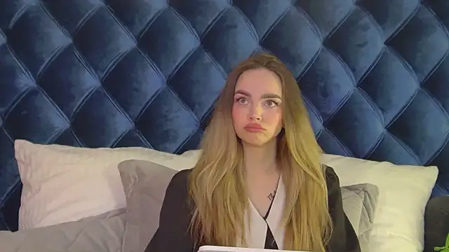 AnitaVenture online show from April 2026 04:46:01 AM