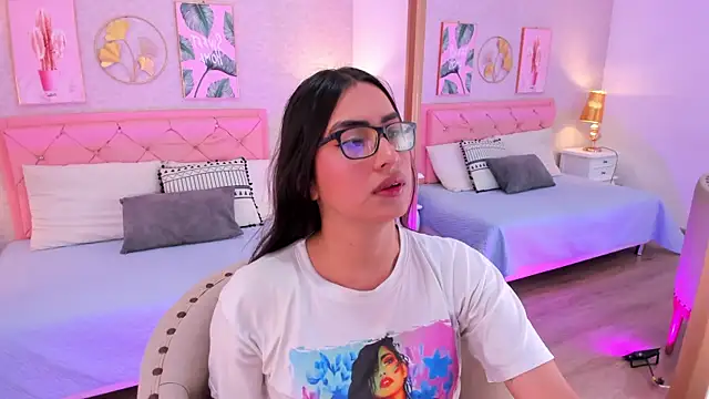 Snapshot of cherrylady_02 chatting on April 2026 01:06:02 PM cherrylady 02 online show from April 2026 01:06:02 PM