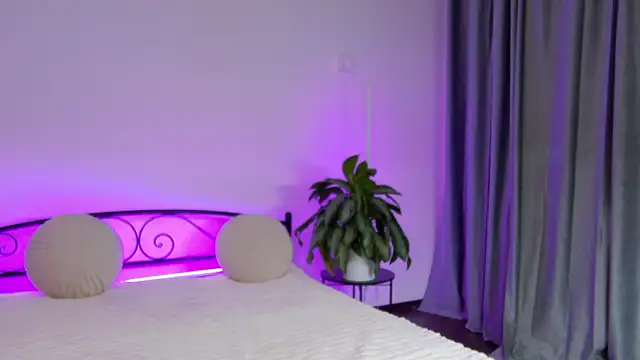 KariDollar online show from November 2025 02:06:02 PM