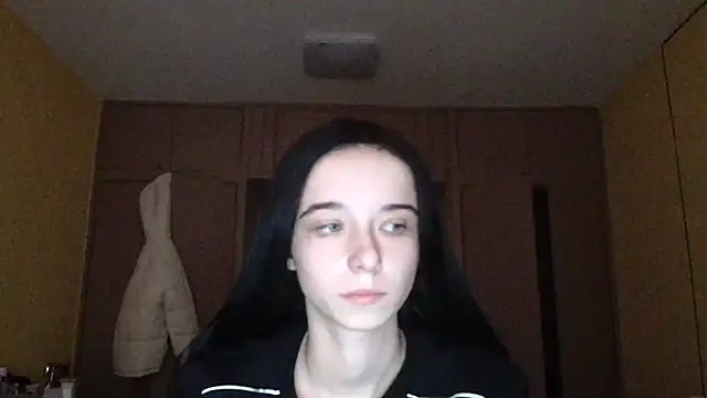 Emilia Light online show from November 2025 06:45:01 AM