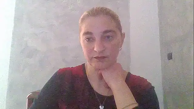 Snapshot of GoldenAngelMilf chatting on October 2025 12:14:01 PM GoldenAngelMilf online show from October 2025 12:14:01 PM