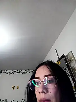 YaraDuartee online show from January 2026 02:15:01 AM