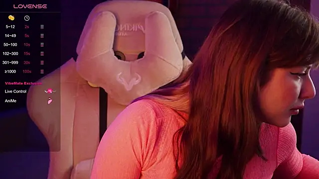 FameyBlum online show from October 2025 05:21:02 PM