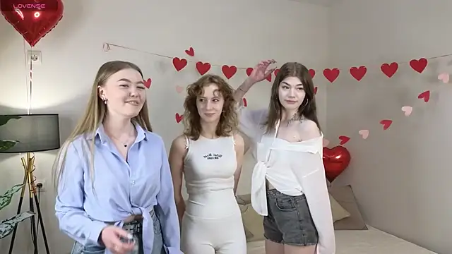 TwixieGuo online show from February 2026 12:25:01 PM