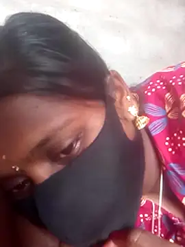 Snapshot of Tamil_Hot_Sandy chatting on November 2025 08:04:02 AM Tamil Hot Sandy online show from November 2025 08:04:02 AM