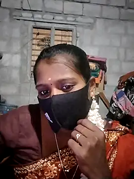 Snapshot of Tamil_Hot_Sandy chatting on November 2025 03:18:02 PM Tamil Hot Sandy online show from November 2025 03:18:02 PM