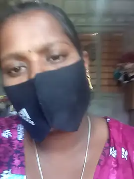 Snapshot of Tamil_Hot_Sandy chatting on November 2025 05:52:01 AM Tamil Hot Sandy online show from November 2025 05:52:01 AM