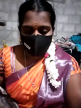 Snapshot of Tamil_Hot_Sandy chatting on January 2026 05:38:02 PM Tamil Hot Sandy online show from January 2026 05:38:02 PM