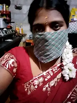 Snapshot of Tamil_Hot_Sandy chatting on January 2026 06:10:02 PM Tamil Hot Sandy online show from January 2026 06:10:02 PM