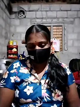 Snapshot of Tamil_Hot_Sandy chatting on February 2026 06:44:01 PM Tamil Hot Sandy online show from February 2026 06:44:01 PM
