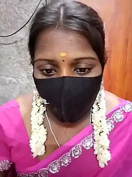 Snapshot of Tamil_Hot_Sandy chatting on February 2026 06:41:02 PM Tamil Hot Sandy online show from February 2026 06:41:02 PM