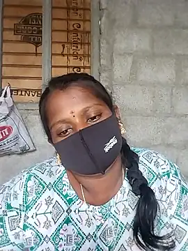 Snapshot of Tamil_Hot_Sandy chatting on March 2026 05:33:02 AM Tamil Hot Sandy online show from March 2026 05:33:02 AM