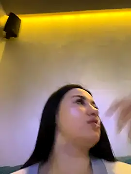 LoveMiQueen1 online show from October 2025 05:13:01 PM