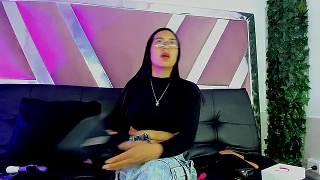 Snapshot of KateValencia chatting on March 2026 12:50:01 AM KateValencia online show from March 2026 12:50:01 AM