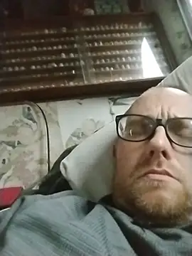 Snapshot of Hunglongny chatting on April 2026 11:10:02 PM Hunglongny online show from April 2026 11:10:02 PM