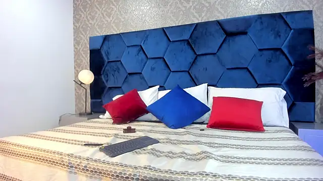 Angelina Roa online show from November 2025 03:48:02 PM