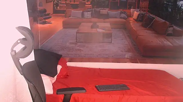 RomeoMillerr online show from December 2025 07:01:02 PM