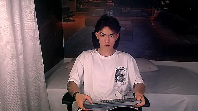 RomeoMillerr online show from December 2025 07:09:01 PM