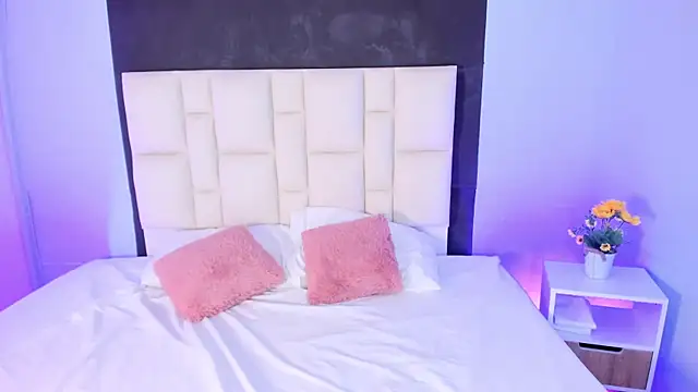 Snapshot of Athenea__fox chatting on October 2025 12:06:01 PM Athenea fox online show from October 2025 12:06:01 PM