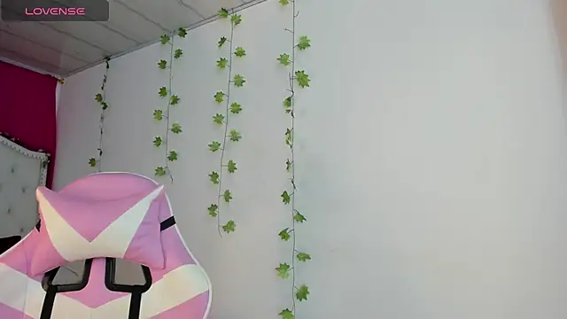 XaanderGrey online show from December 2025 07:18:01 PM