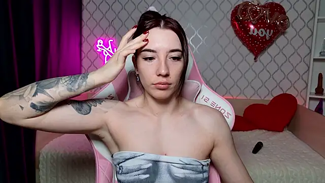 Snapshot of Curious_Lily chatting on March 2026 12:47:02 AM Curious Lily online show from March 2026 12:47:02 AM