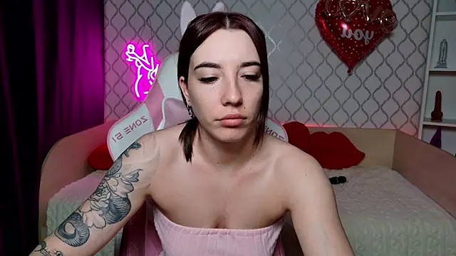 Snapshot of Curious_Lily chatting on March 2026 12:47:01 AM Curious Lily online show from March 2026 12:47:01 AM