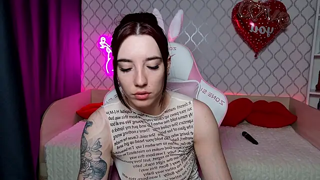 Snapshot of Curious_Lily chatting on March 2026 12:54:02 AM Curious Lily online show from March 2026 12:54:02 AM