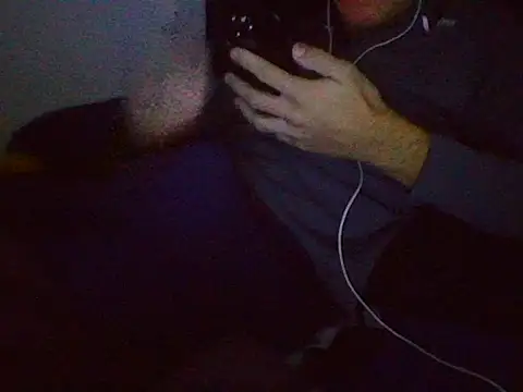 Snapshot of AlbertoRuiz086 chatting on October 2025 07:29:01 AM AlbertoRuiz086 online show from October 2025 07:29:01 AM