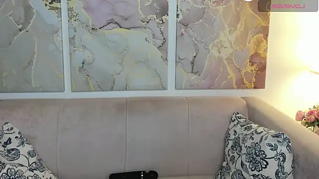Snapshot of CamillaDreamer chatting on May 2026 12:07:01 AM CamillaDreamer online show from May 2026 12:07:01 AM