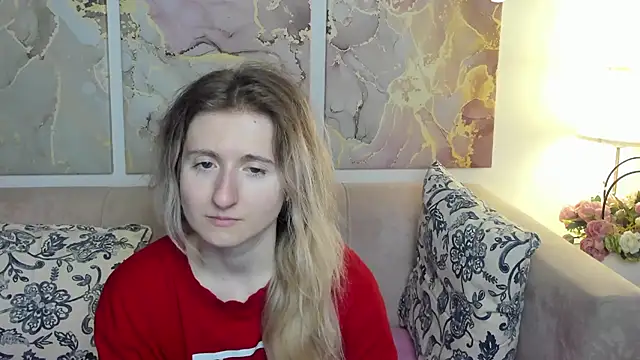 Snapshot of CamillaDreamer chatting on May 2026 12:12:01 PM CamillaDreamer online show from May 2026 12:12:01 PM