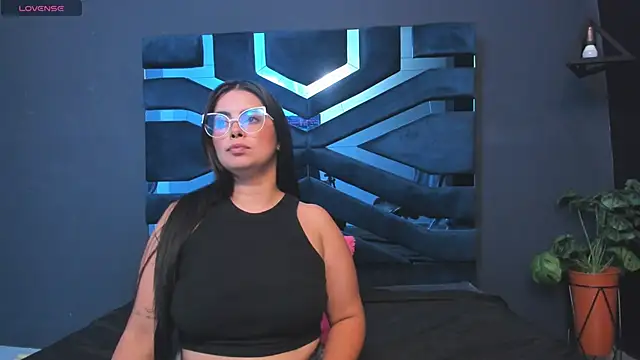 Valka Ross online show from November 2025 11:27:02 PM