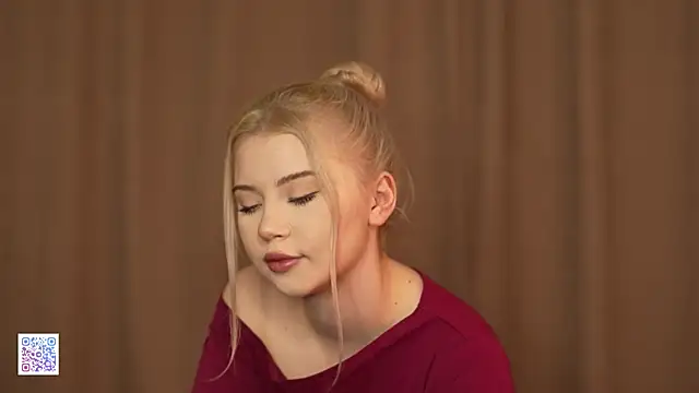 Snapshot of AshleyNikoo chatting on November 2025 04:28:02 PM AshleyNikoo online show from November 2025 04:28:02 PM