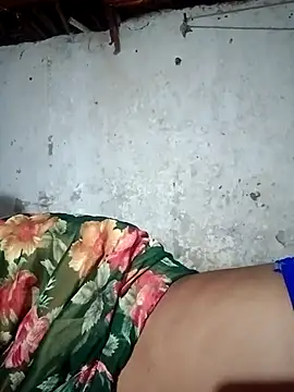 Snapshot of Lona2525 chatting on October 2025 06:51:01 PM Lona2525 online show from October 2025 06:51:01 PM