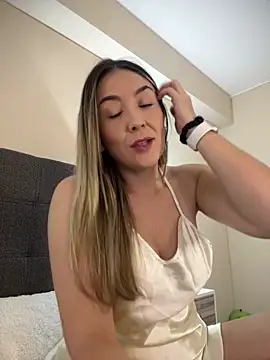 Snapshot of Mariana_gom chatting on May 2026 12:34:02 PM Mariana gom online show from May 2026 12:34:02 PM