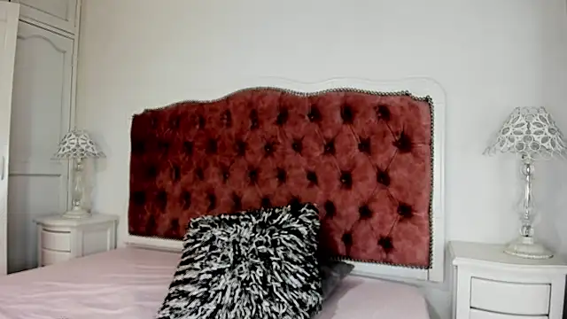 hannarose1208 online show from December 2025 01:07:01 PM