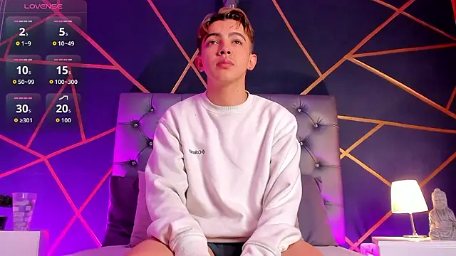 Lian Miller1  online show from March 2026 12:19:01 PM