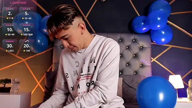 Lian Miller1  online show from March 2026 12:41:02 PM