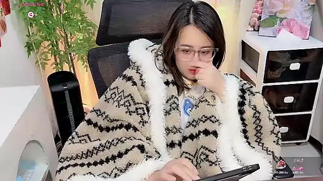 NEWONETO online show from February 2026 12:32:02 PM