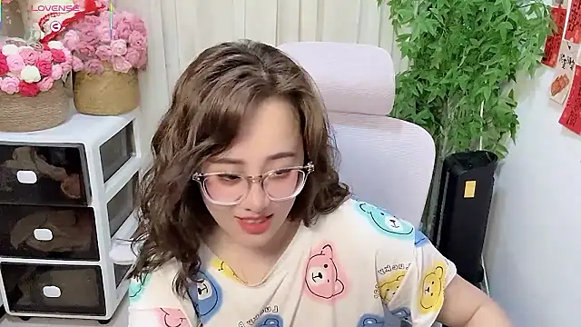 NEWONETO online show from May 2026 01:13:01 AM