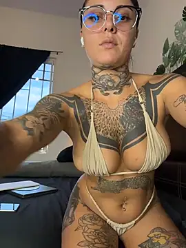 lurosscy online show from February 2026 11:24:02 PM