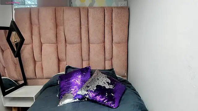 Issa Milf   online show from February 2026 01:01:02 PM