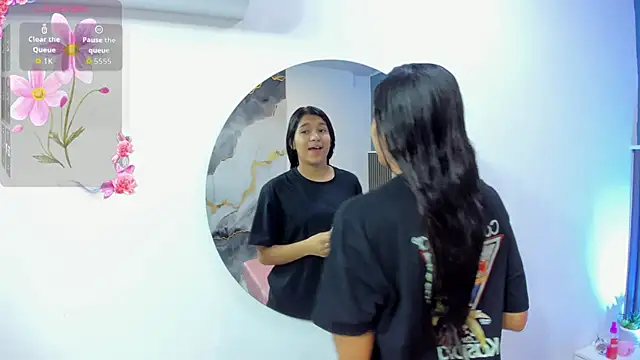 liz  cute online show from November 2025 11:42:02 AM