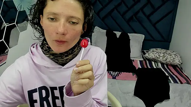 Valery More   online show from October 2025 12:13:02 PM