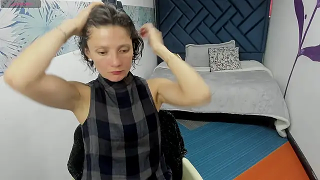 Valery More   online show from December 2025 12:25:01 PM