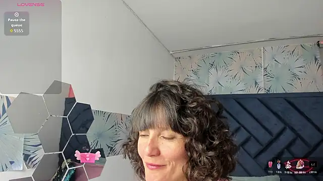 Valery More   online show from February 2026 01:11:01 PM