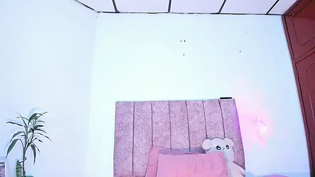 Snapshot of Mila_1wood chatting on March 2026 01:38:01 PM Mila 1wood online show from March 2026 01:38:01 PM