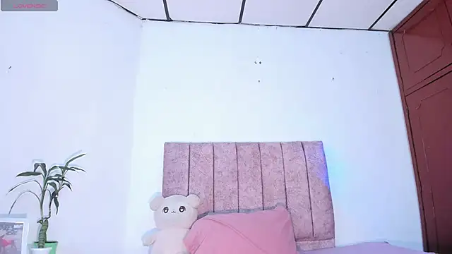 Snapshot of Mila_1wood chatting on April 2026 01:41:02 PM Mila 1wood online show from April 2026 01:41:02 PM