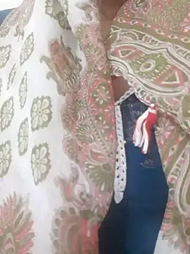 Snapshot of Meenu_rani6 chatting on April 2026 01:50:02 PM Meenu rani6 online show from April 2026 01:50:02 PM