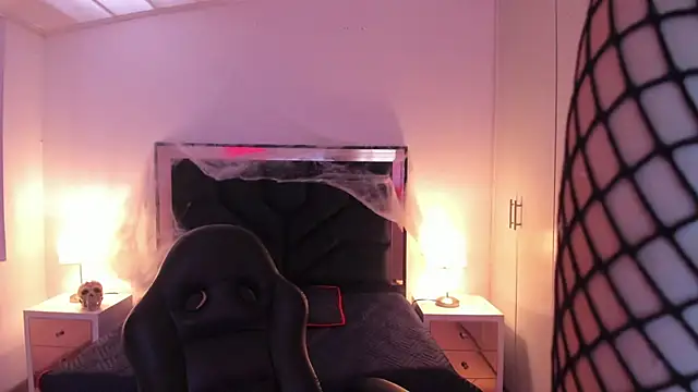 SusanVilla online show from October 2025 12:06:01 PM