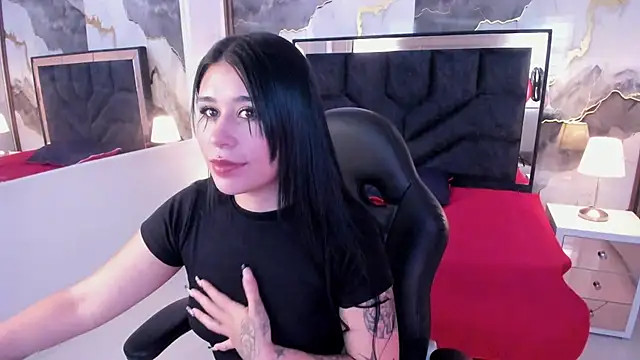 Snapshot of SusanVilla chatting on June 2026 08:18:01 PM SusanVilla online show from June 2026 08:18:01 PM